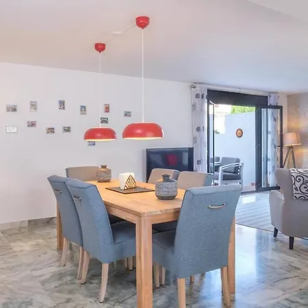 Casa Luna Beach בית נופש אסטפונה